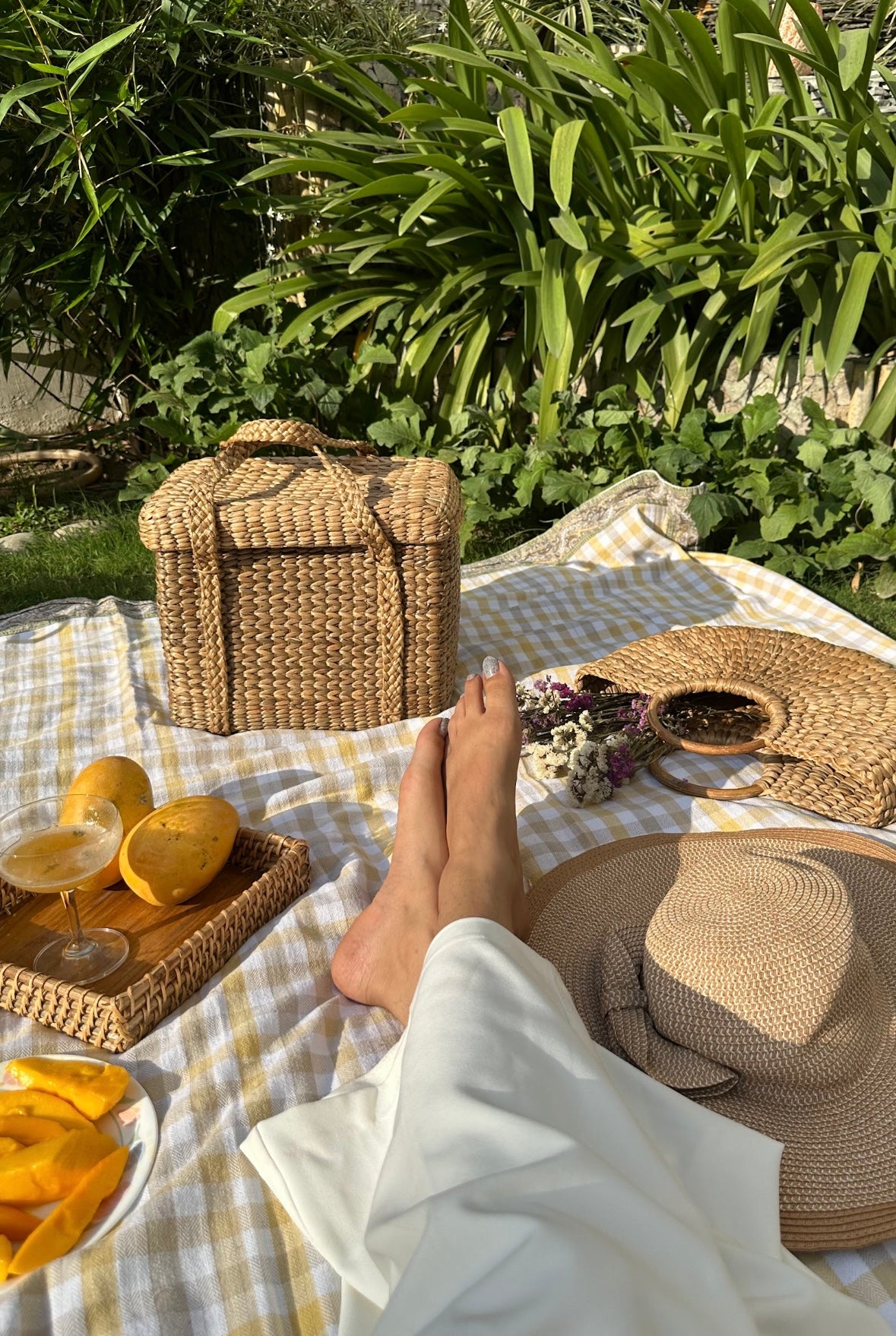 PICNIC BASKET